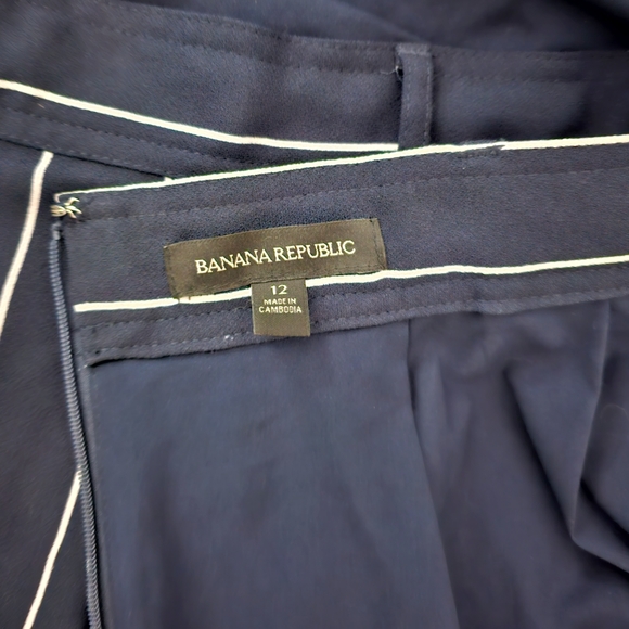 Size 12 Banana Republic Navy Blue White Striped Waist Tie Pleated Midi Skirt - Picture 6 of 6